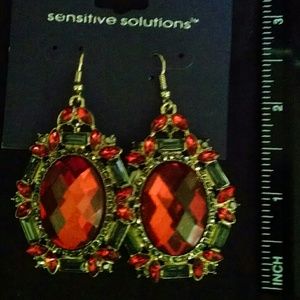 Beautiful rhinestones earring